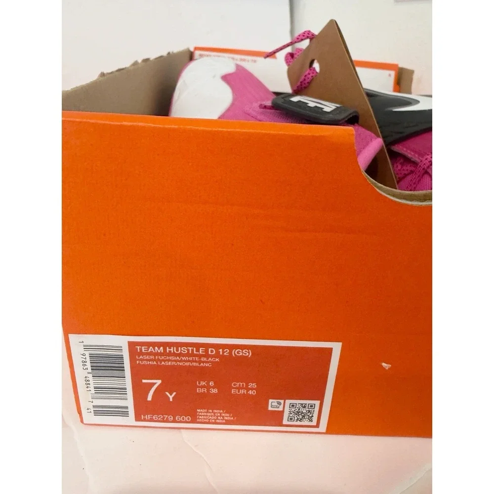 Nike Team Hustle Girls 7y Kids' Basketball Shoes NWT Slip On School Preppy Chic
